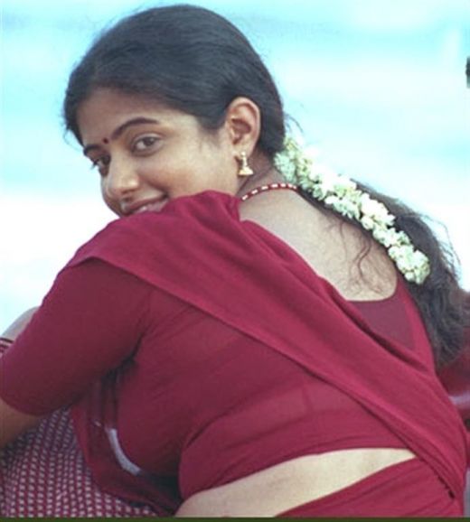 Priyamani boob side view under blouse